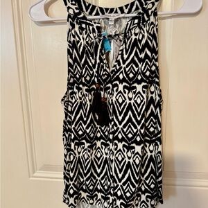 Rose & Olive Black and White Geometric Blouse